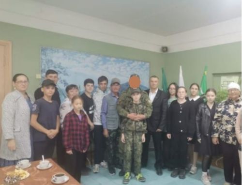 Жители Янга Аула торжественно встретили участника СВО