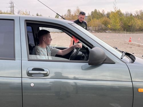 В Агрызе прошел конкурс среди студентов-автомобилистов