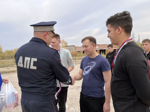 В Агрызе прошел конкурс среди студентов-автомобилистов