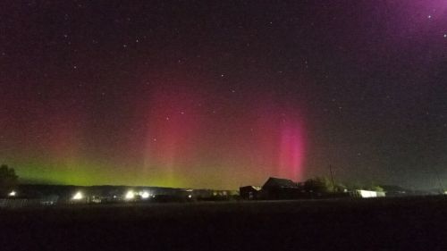 Северное сияние заснял фотограф в небе над селом Азево