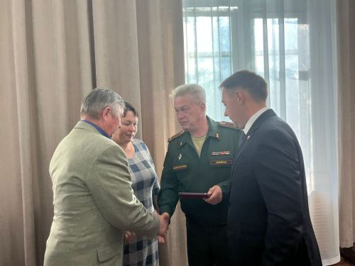 Родителям погибшего в зоне СВО Данила Никитина вручили государственную награду посмертно