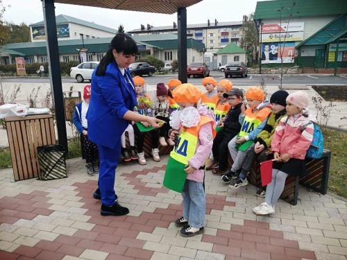 Малыши из детского сада №6 напомнили агрызцам о правилах дорожного движения