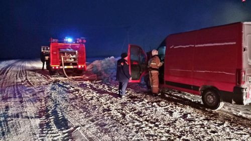 Недалеко от Агрыза на трассе загорелся автомобиль