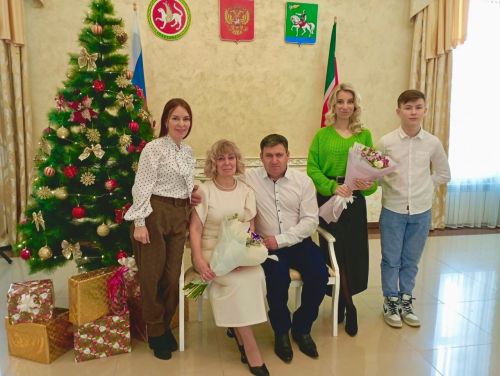 В первые дни 2024 года в Агрызе зарегистрировали брак три пары