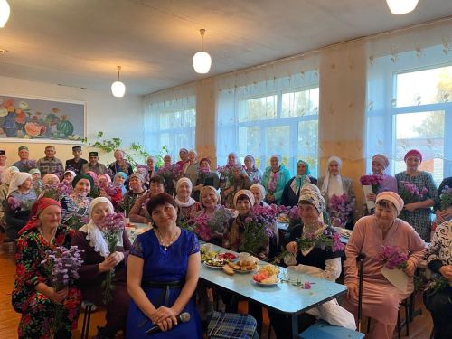 Салагыш авылында Өлкәннәр көненә багышланган матур бәйрәм кичәсе узды