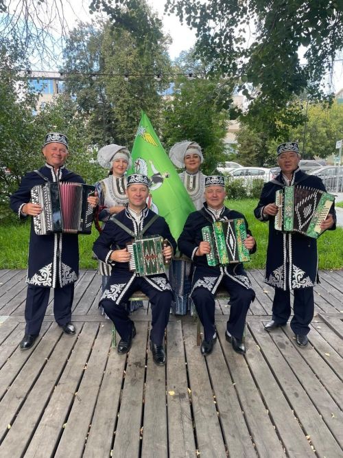 “Көмеш телле гармун” халык ансамбле - беренче урында
