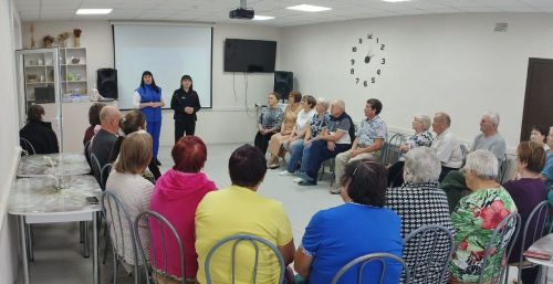 В рамках Декады пожилых в Красном Боре прошло мероприятие по правилам дорожного движения