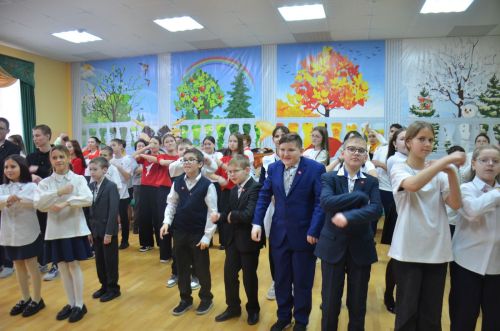В Агрызе школьников торжественно посвятили в «Движение Первых»