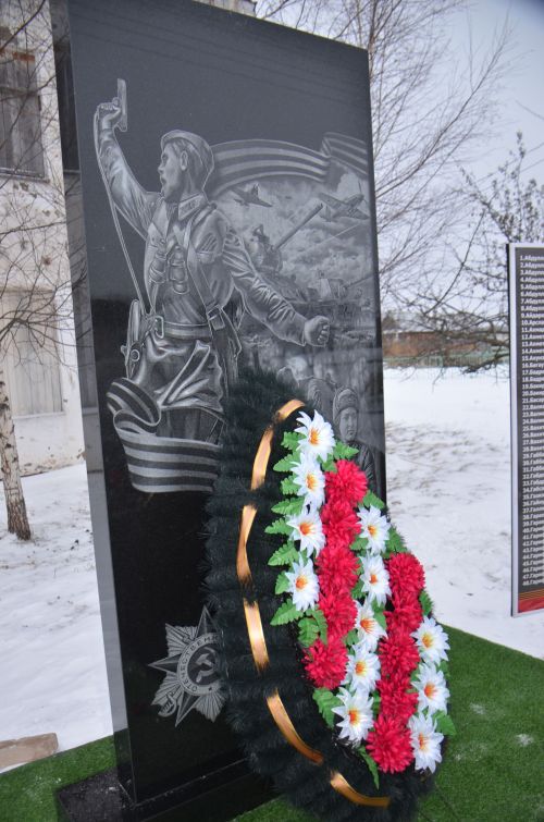 Девятерняда Бөек Ватан сугышында катнашучылар хөрмәтенә һәйкәл ачылды