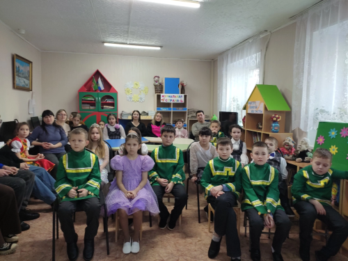 В Агрызе прошла акция «Новогодние семейные чтения вслух»