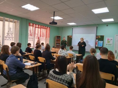 В школе №3 прошла встреча с курсантом военного института