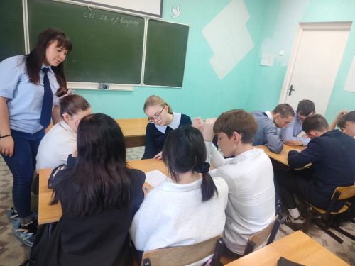 В рамках ОПМ «Зимние каникулы» учащимся школы №3 напомнили правила безопасного поведения на дороге