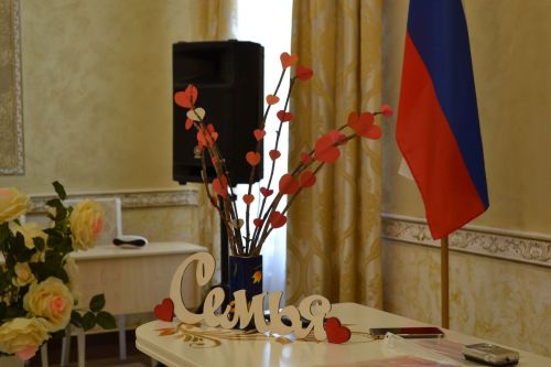 70 яшьлек бабай Украинадан кайткан 88 яшьлек әбигә өйләнгән