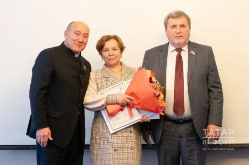 Наилә Харисова  - татар телендәге әдәби әсәрләр бәйгесенең җиңүчесе