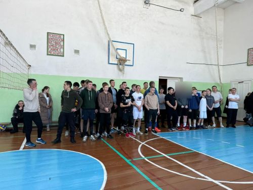 Участник СВО, приехавший в отпуск, принял участие в волейбольном турнире на приз главы Бимского сельского поселения
