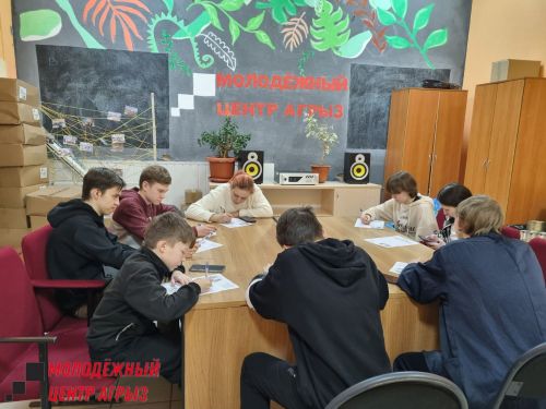 Молодежь Агрыза написала письма участникам СВО