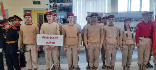 Яшь армиячеләр – беренче бишлектә