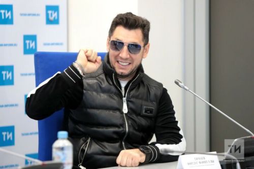 Фирдүс Тямаев өченче тапкыр әти булды