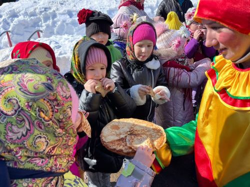 Фестиваль «На Масленице веселись, да блинами угостись» прошел в детском саду №8