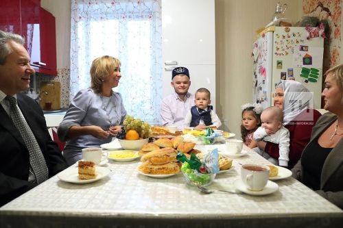 Татарстанда күпбалалы гаиләләргә яңа ярдәм чаралары гамәлгә кертелде
