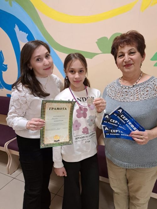 Семья Шушаковых - победитель районного чемпионата по компьютерному многоборью «Буыннар бэйлэнеше»