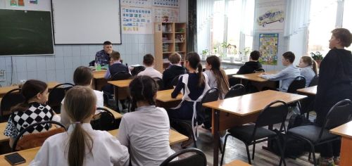 В школе №3 прошла беседа по профилактике экстремизма и терроризма среди молодёжи