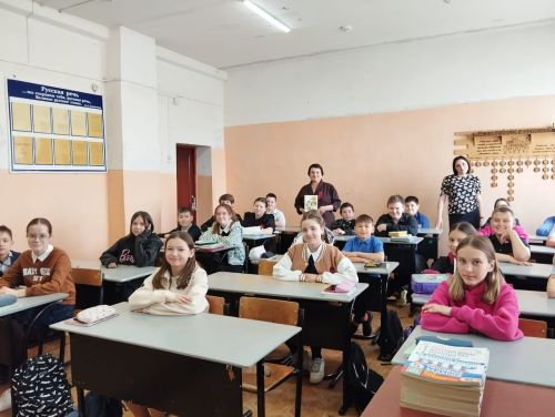 В Агрызском районе прошла акция «Читаем детям о войне»