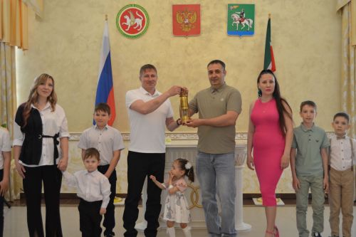 В Агрызе прошла торжественная церемония передачи капсулы семейного очага (ФОТО)