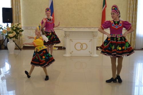 В Агрызе прошла торжественная церемония передачи капсулы семейного очага (ФОТО)