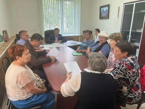 Глава Агрызского района провел прием граждан