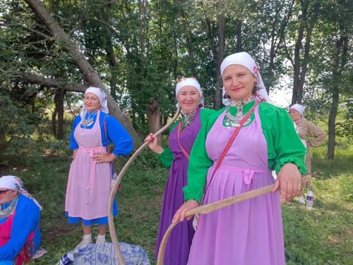 Ансамбль «Зарни сизьыл» принял участие в фестивале финно-угорского народного творчества «Бай-Тэрек»