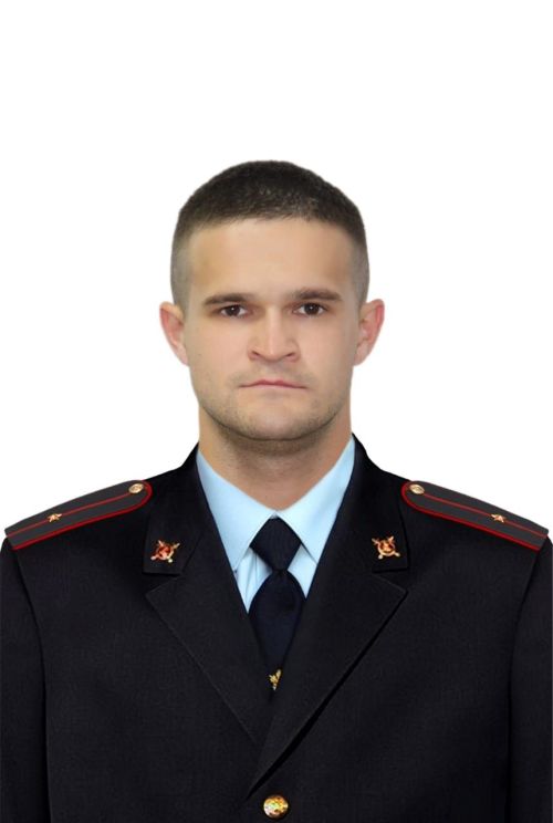 Инспектор ОГИБДД Фаниль Башаров: Черно-белый жезл, сине-красные огни окружали меня с детства и, кажется, решили свою задачу успешно