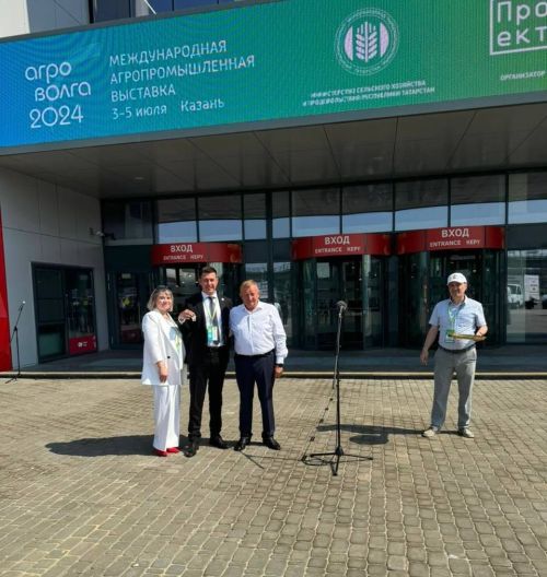 Агрызскому райпо вручили ключи от новой автолавки