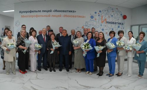 Педагогическая династия из Агрыза побывала на приеме у Раиса РТ