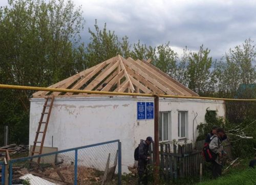 В деревне Иж-Байки проводится капитальный ремонт ФАПа