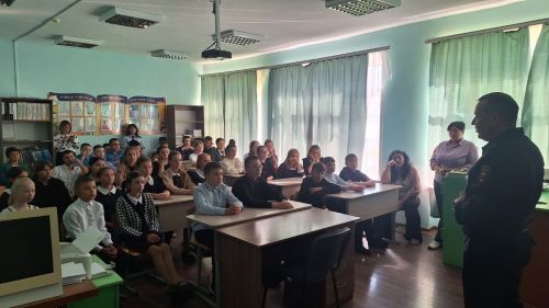 Начальник Госавтоинспекции Агрызского района напомнил учащимся о ПДД