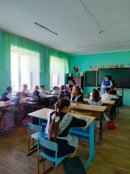 Профилактическая беседа по ПДД прошла в школе №4