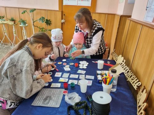 На избирательном участке №473 организовали мастер-класс для детей