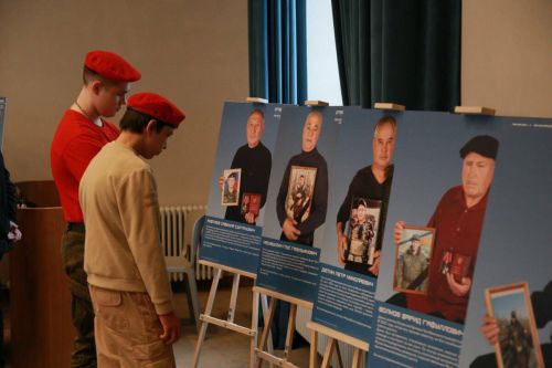 В Татарстане начинает работу фотовыставка «Отец героя»