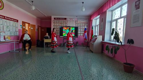 В Сарсак-Омгинском лицее состоялся смотр-фестиваль «Алло, мы ищем таланты!»