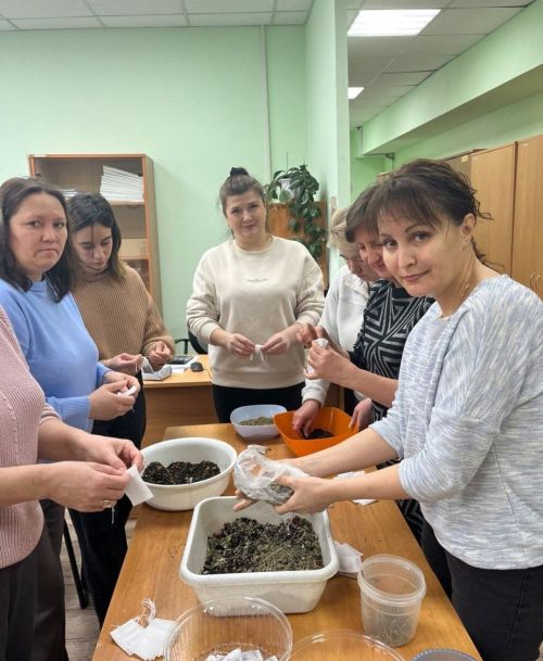 Агрызский отдел приема документов и сопровождения учета хозопераций  изготовил 600 пакетиков травяного чая