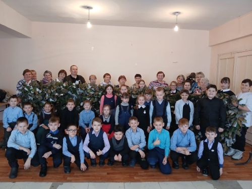 Ученики Красноборской школы посетили клуб волонтеров «Добрые сердца»