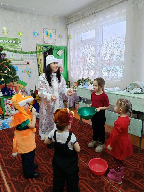 В Иж-Бобье прошла игровая мозаика под названием «Когда приходят чудеса»