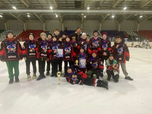 Агрызские хоккеисты взяли золото на турнире «КАМА CUP» в Чистополе