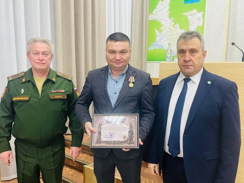 Агрызские руководители награждены за поддержку участников СВО