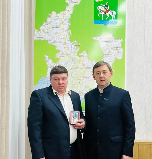 Глава района Ленар Нургаянов вручил награды землякам