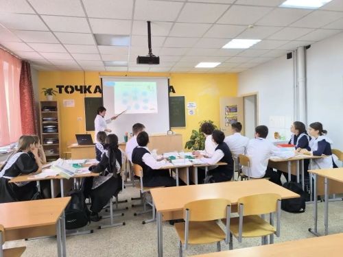 «Учитель года — 2026»: педагоги района доказывают своё мастерство на практике