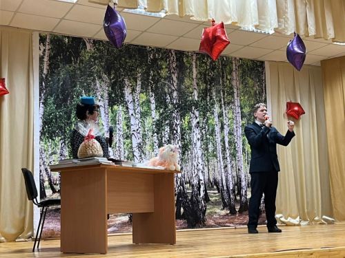Уразайда «Һәр телнең бар үз туган җире» дип исемләнгән әдәби кичә узды