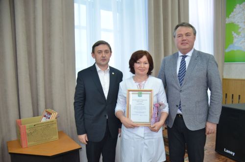 Медицинские работники Агрызского района отмечены за вклад в развитие здравоохранения