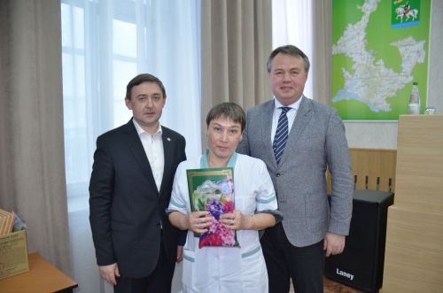 Медицинские работники Агрызского района отмечены за вклад в развитие здравоохранения
